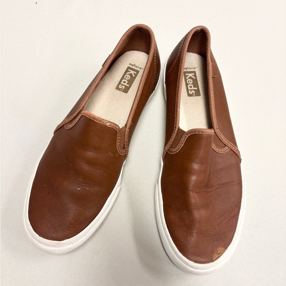 Keds Tan Slip-On sneaker size 7.5